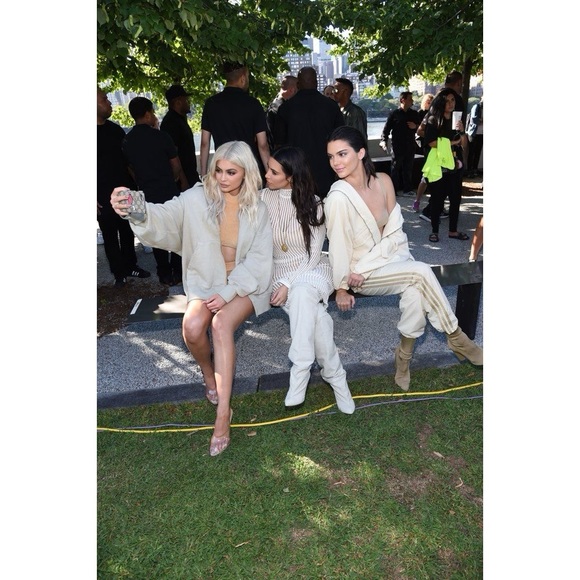 💕 YEEZY Season 4 PVC mule size 6 lucite wedge heel clear plastic slip on BARBIE - Picture 8 of 15